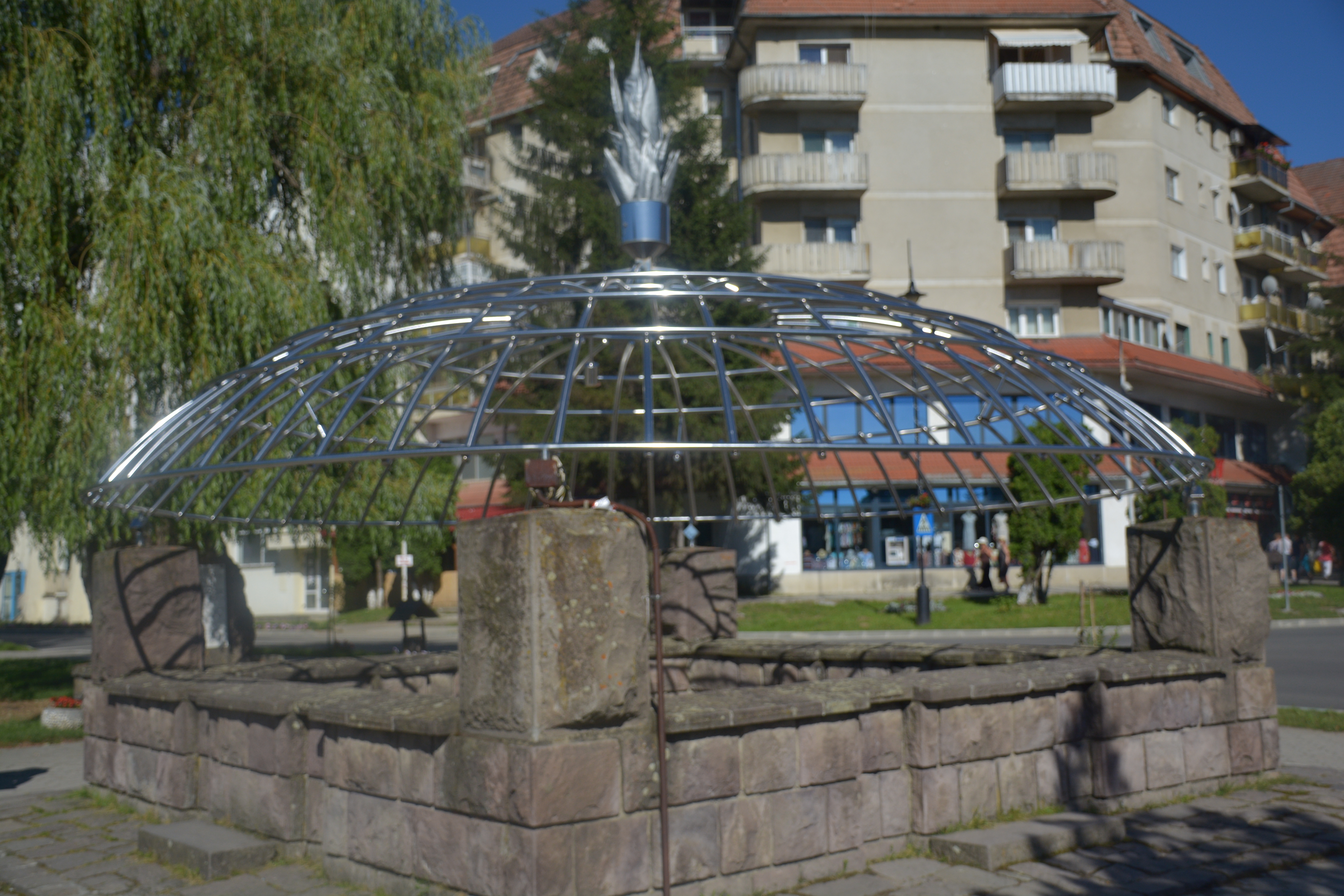 L’une des sources dans le parc central de Covasna